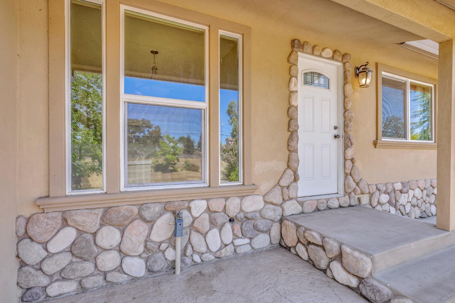 Details of front porch