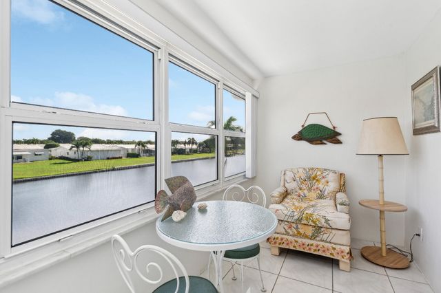 $179,900 | 1112 Lake Terrace, Unit 204 | Leisureville