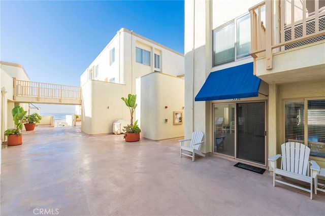 $1,299,999 | 711 Pacific Coast Highway, Unit 313 | West Huntington Beach