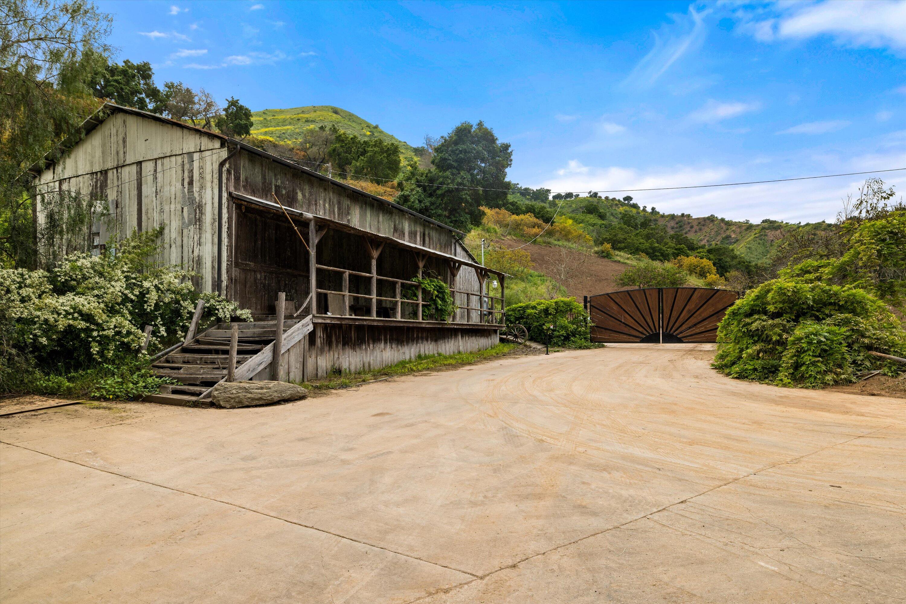 Apple barn at entrance