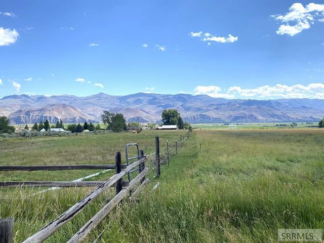 $748,000 | 2651 Challis Creek Road