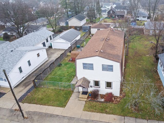 $295,000 | 704 Ledochowski Street | Lemont