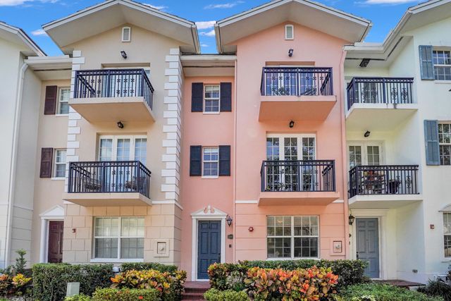 $720,500 | 1017 West Heritage Club Circle | Delray Beach