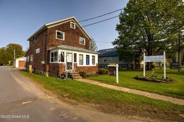 $1,350 | 460 Maple Avenue | Greenfield