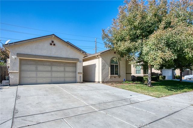 $415,000 | 2427 South Laguna Court | Visalia