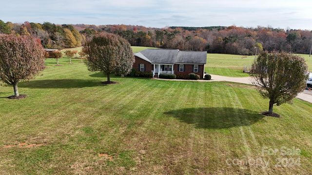 $330,000 | 3610 Plantation Drive | Howards Creek Township - Lincoln County