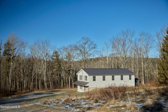 $685,000 | 275 E Road | Alford