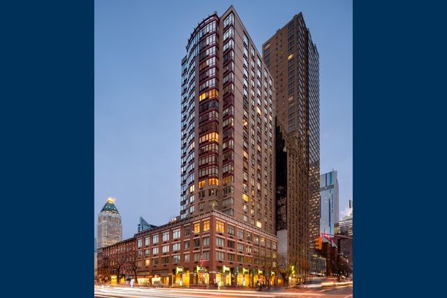 $3,157 | 360 West 43rd Street, Unit S20F | Hell's Kitchen