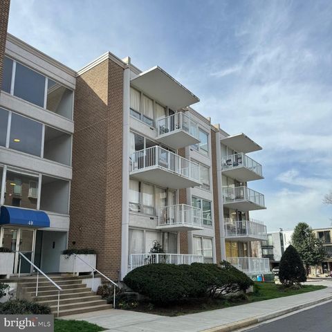 $399,900 | 410 O Street Southwest, Unit 106 | Southwest Waterfront