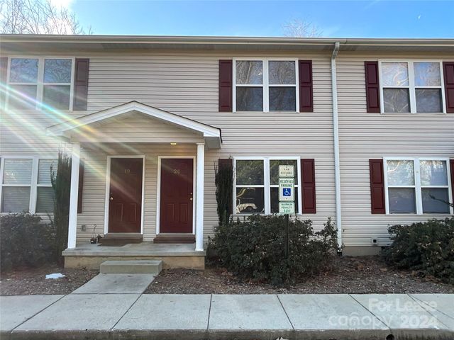 $1,000 | 1520 North Main Avenue, Unit 20 | Newton