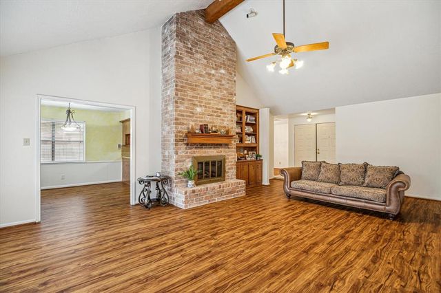 $2,100 | 15118 Rolling Oaks Drive | Heatherwood Village