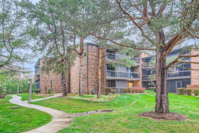 $149,900 | 14620 Scarborough Court, Unit G2 | Oak Forest