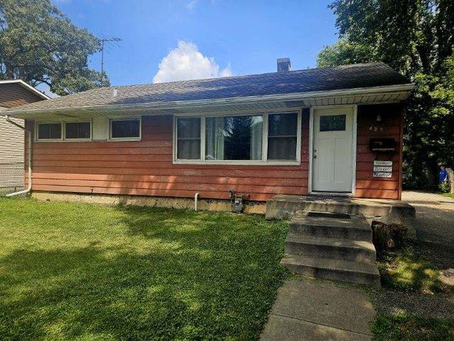 $2,150 | 425 South Lake Street | Mundelein