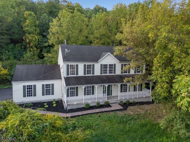 $574,000 | 151 Good Springs Road | Franklin Township - Warren County