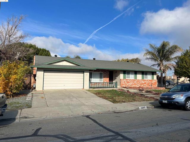 $565,000 | 1297 Ventura Drive | Highland Meadows