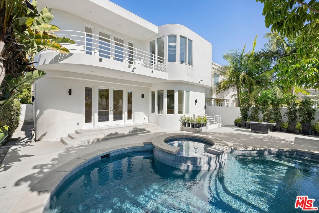 a house view with a outdoor space