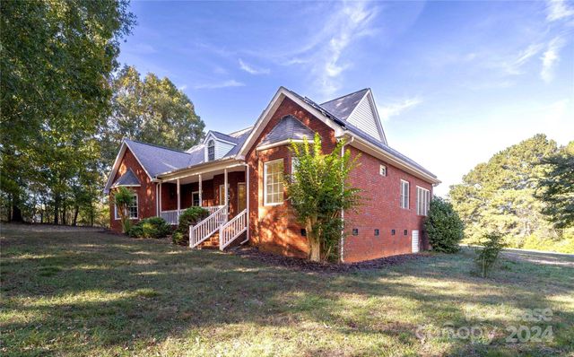 $2,300 | 5560 Old Thompson Road | Center Township - Stanly County