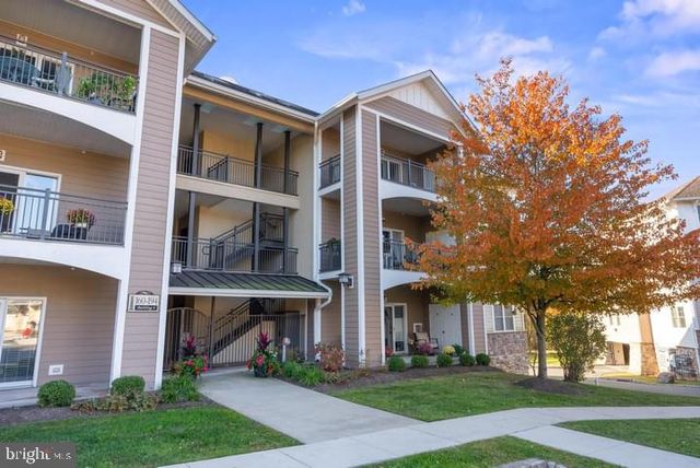 $325,000 | 104 Bucktown Xing Road, Unit 22F | Pughtown