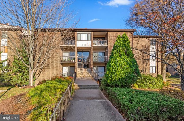 $2,050 | 11238 Cherry Hill Road, Unit 302 | The Cherry Glen Condominiums