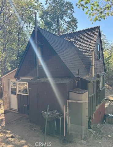 $1,800 | 27601 Canyon Drive | Lake Arrowhead