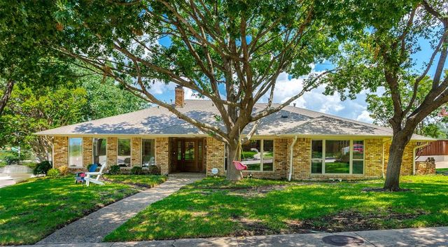 $1,075,000 | 9201 Canter Drive | Lake Highlands