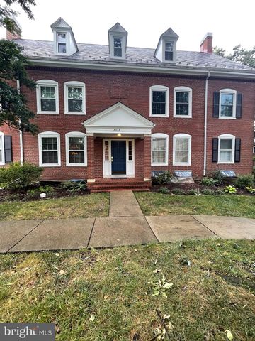 $2,750 | 3353 South Stafford Street, Unit B2 | Fairlington-Shirlington