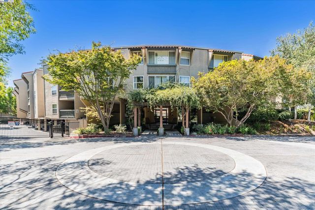 $340,000 | 1085 Murrieta Boulevard, Unit 301 | Downtown Livermore