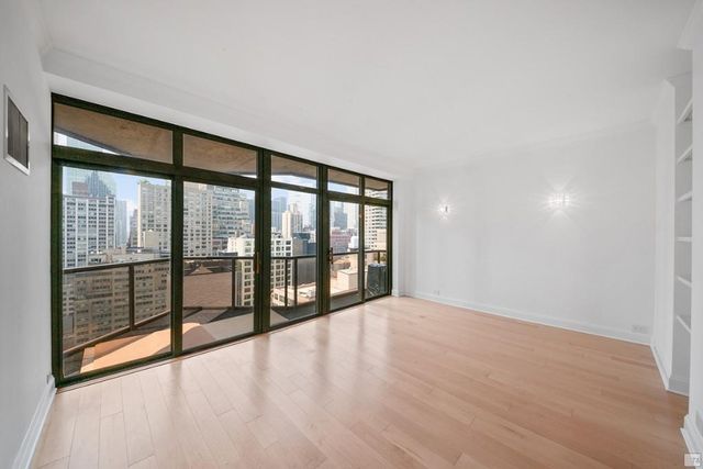 $14,350 | 100 United Nations Plaza, Unit 25EF | Midtown East