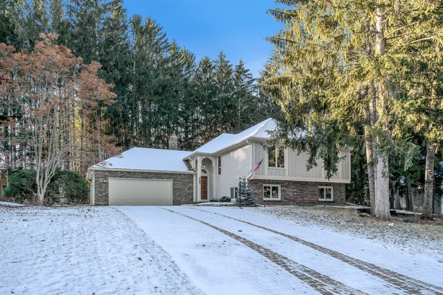 $469,900 | 8095 Somerset Road | Woodbury Pines