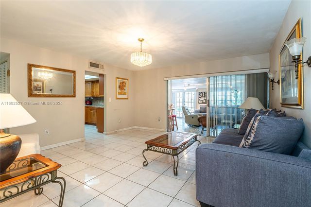 $395,999 | 1805 West 68th Street, Unit 1805 | Hialeah