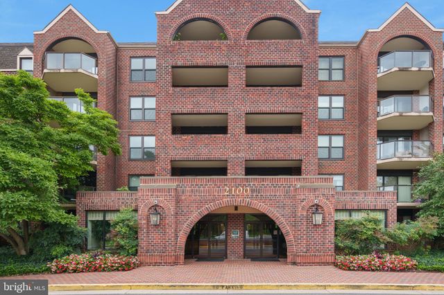 $386,000 | 2100 Langston Boulevard, Unit 418 | Colonial Village