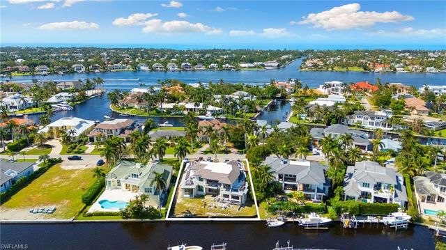 $15,400,000 | 2345 Tarpon Road | Royal Harbor