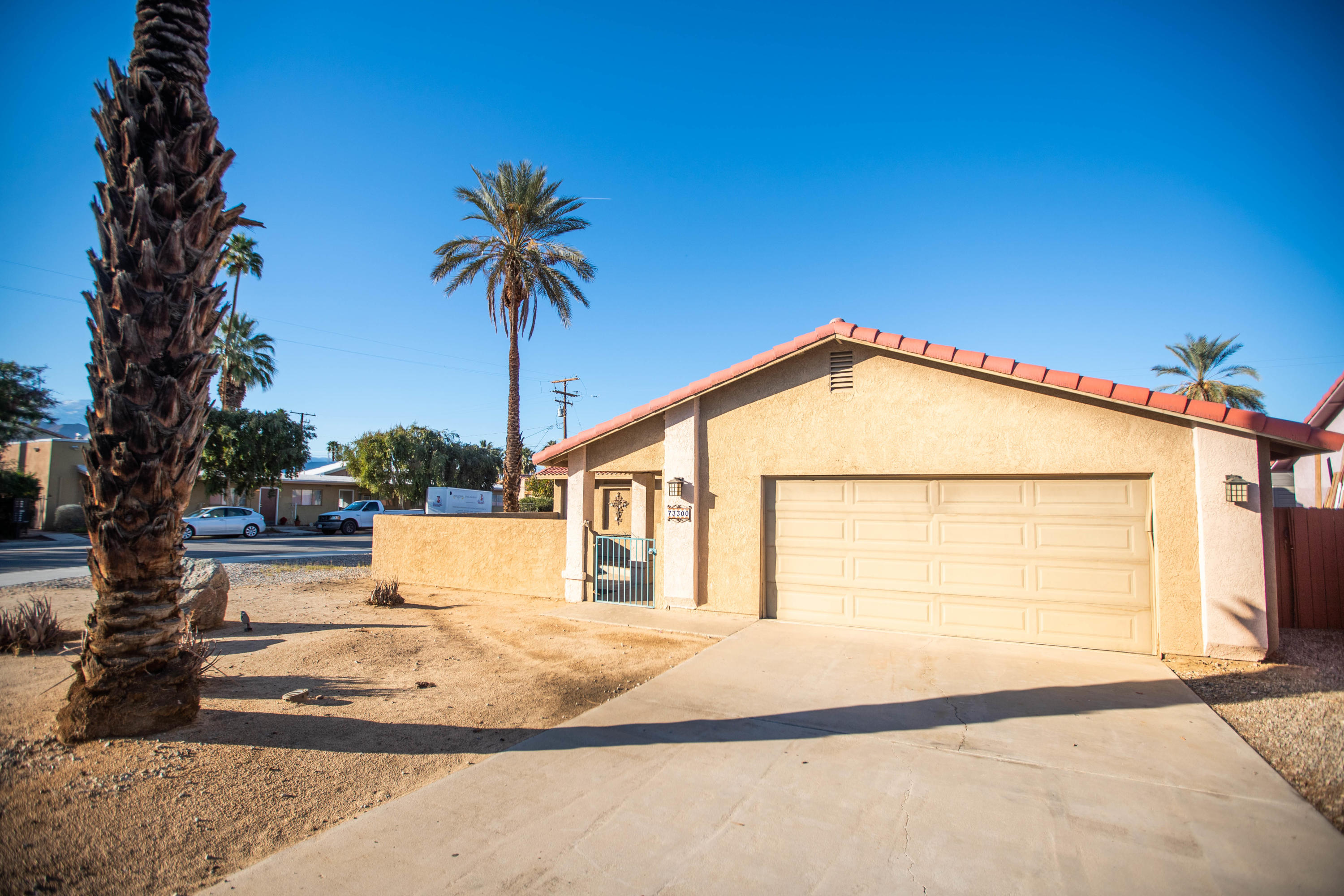 73300 El Paseo, Palm Desert, CA 92260