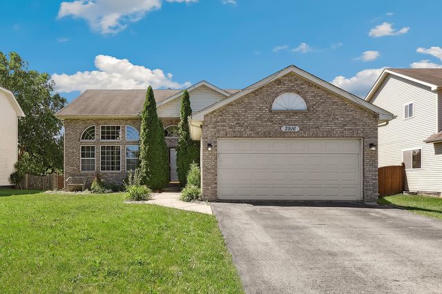 $385,000 | 2916 Indian Springs Court | Joliet