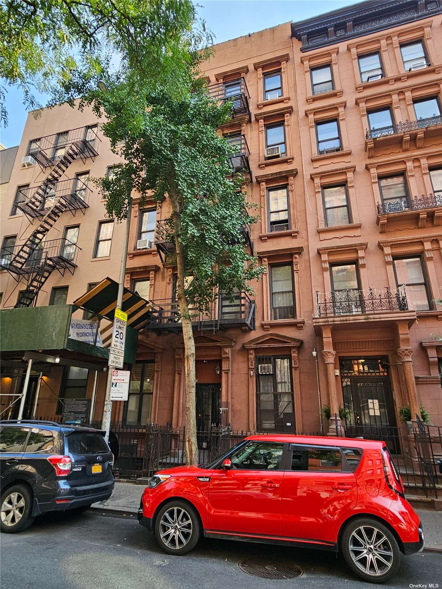 a car parked in front of a building