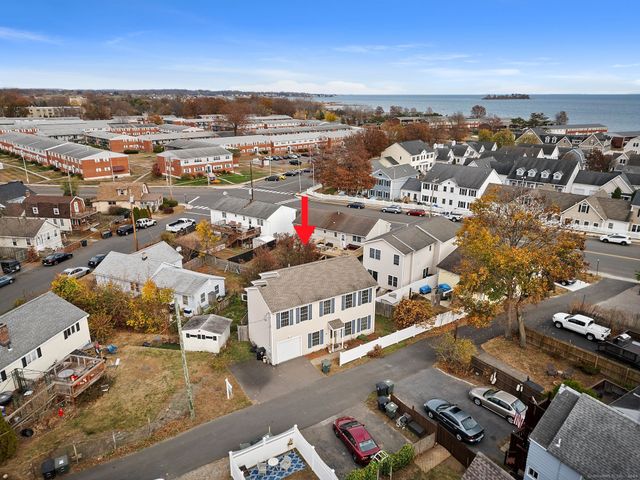 $625,000 | 14 Chesterfield Court | Devon-Walnut Beach