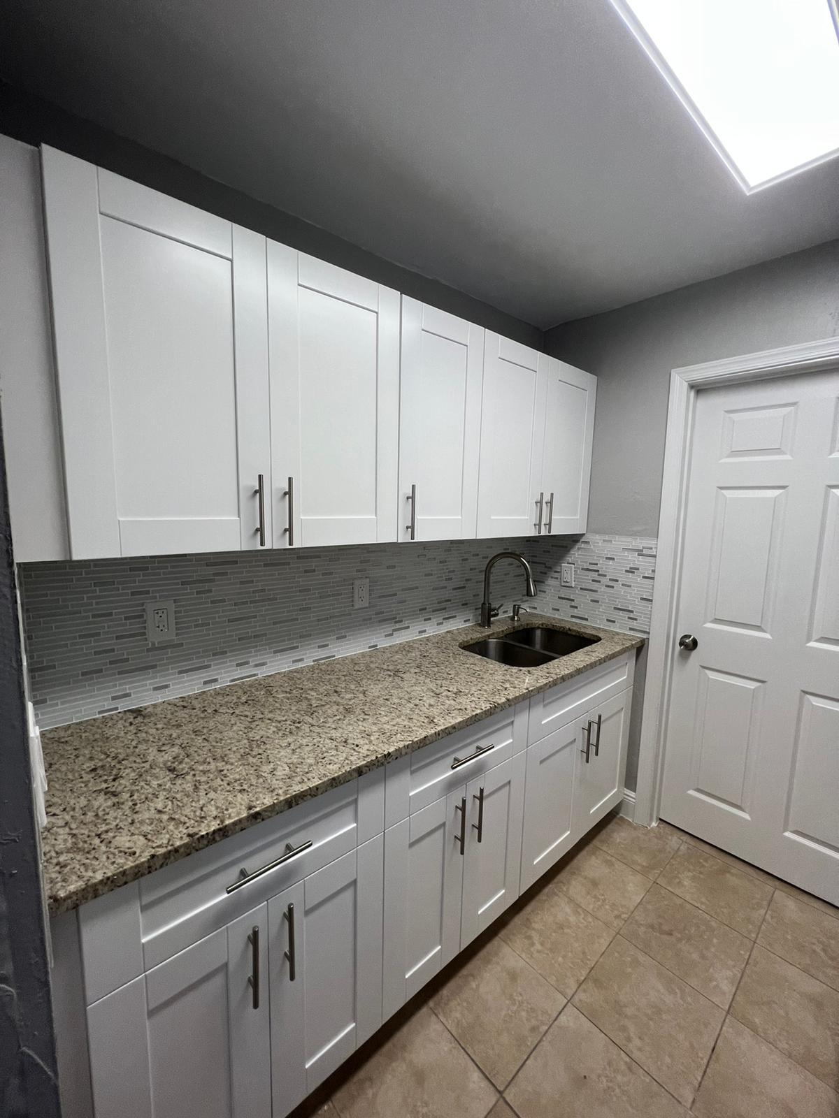 WOOD KITCHEN W/GRANITE COUNTERS