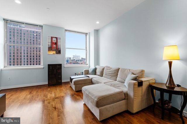 $2,300 | 1600 Arch Street, Unit 915 | Logan Square