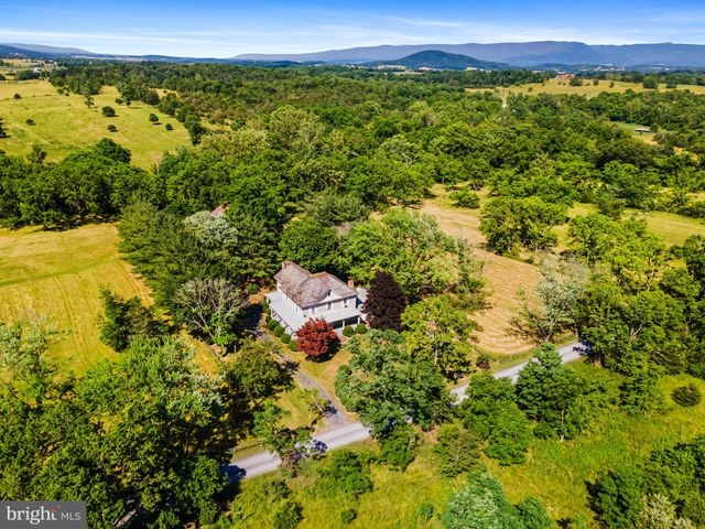 $650,000 | 2165 South Middle Road