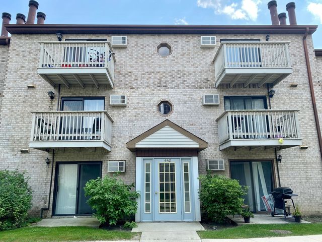 $225,000 | 442 East Osage Lane, Unit 3B | Palatine