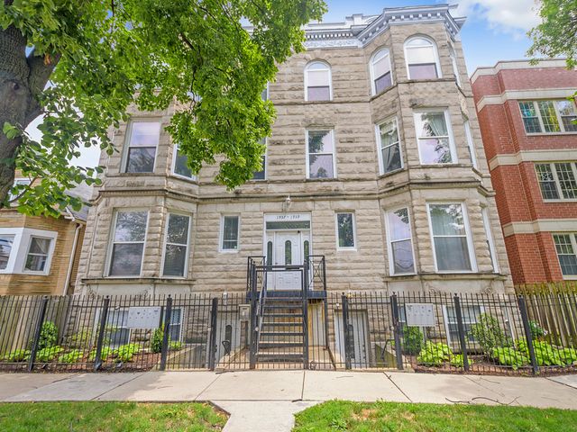 $265,000 | 1939 North Sawyer Avenue, Unit G | Logan Square