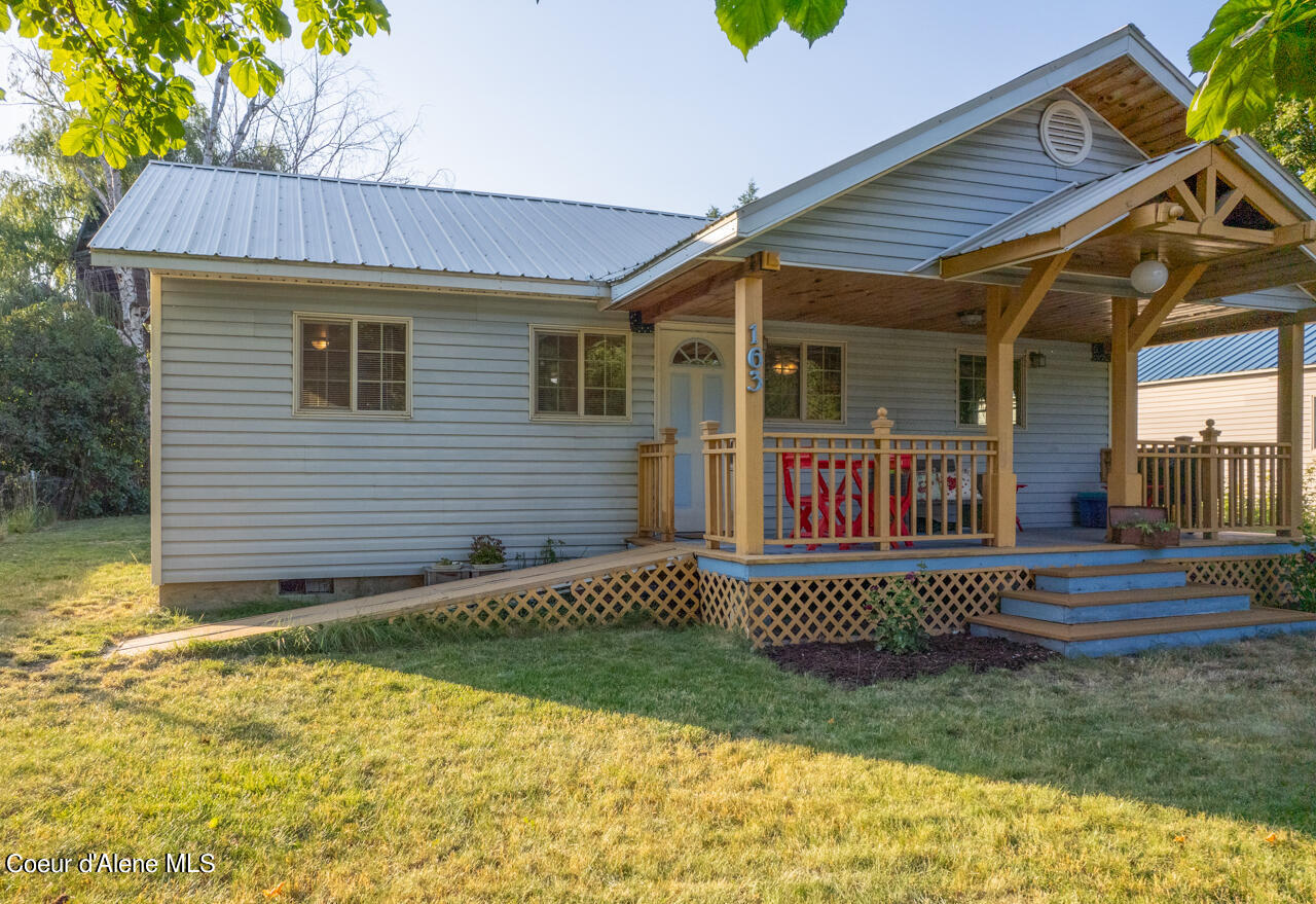 02 Covered Front Porch