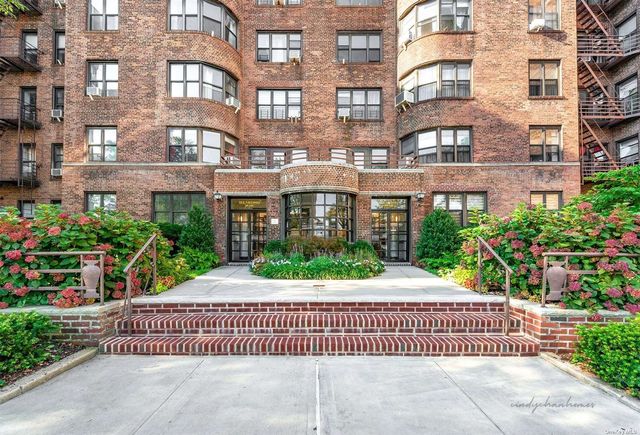 $799,000 | 98-120 Queens Boulevard, Unit 5CD | Rego Park