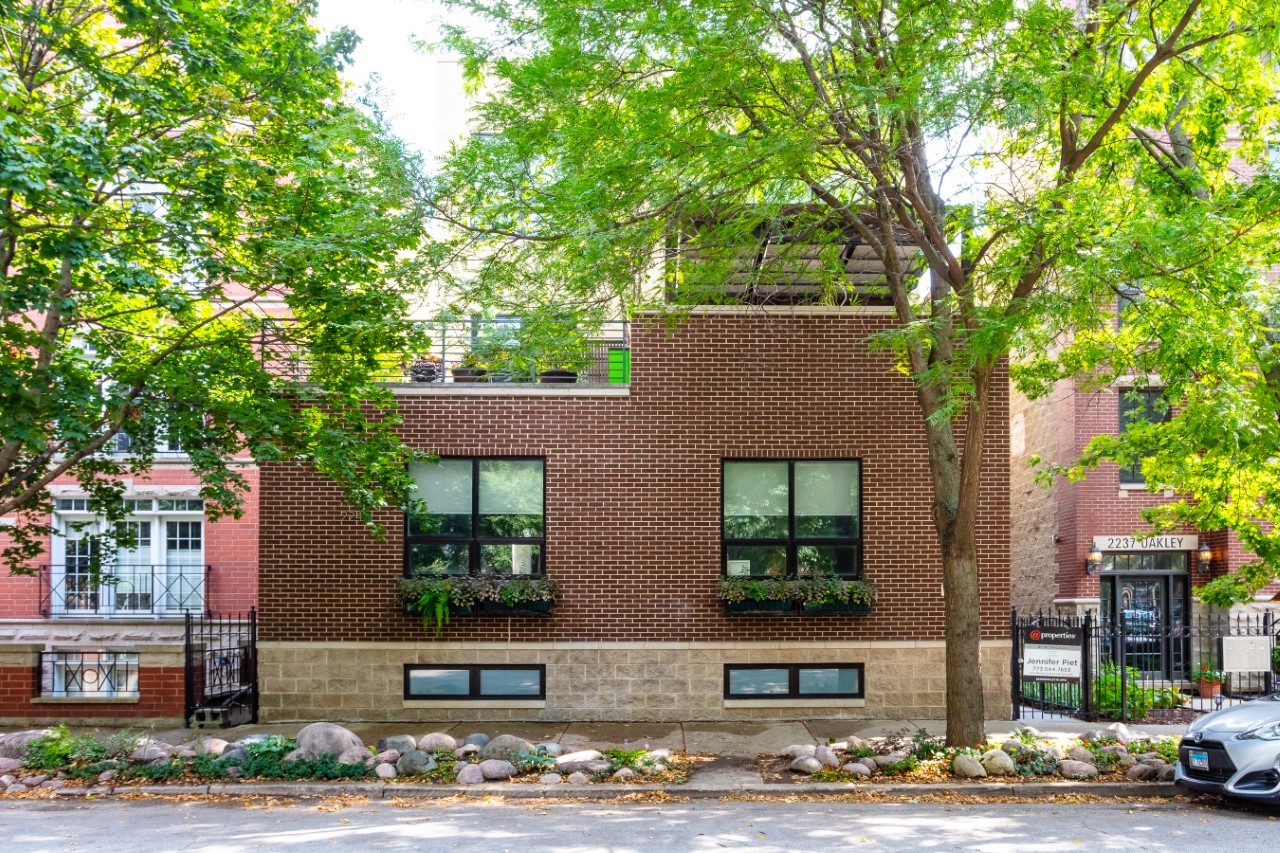 2241 North Oakley Avenue, Unit 1R, Chicago, IL 60647 | Compass