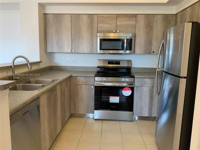 $2,250 | 2240 East Preserve Way, Unit 206 | Miramar