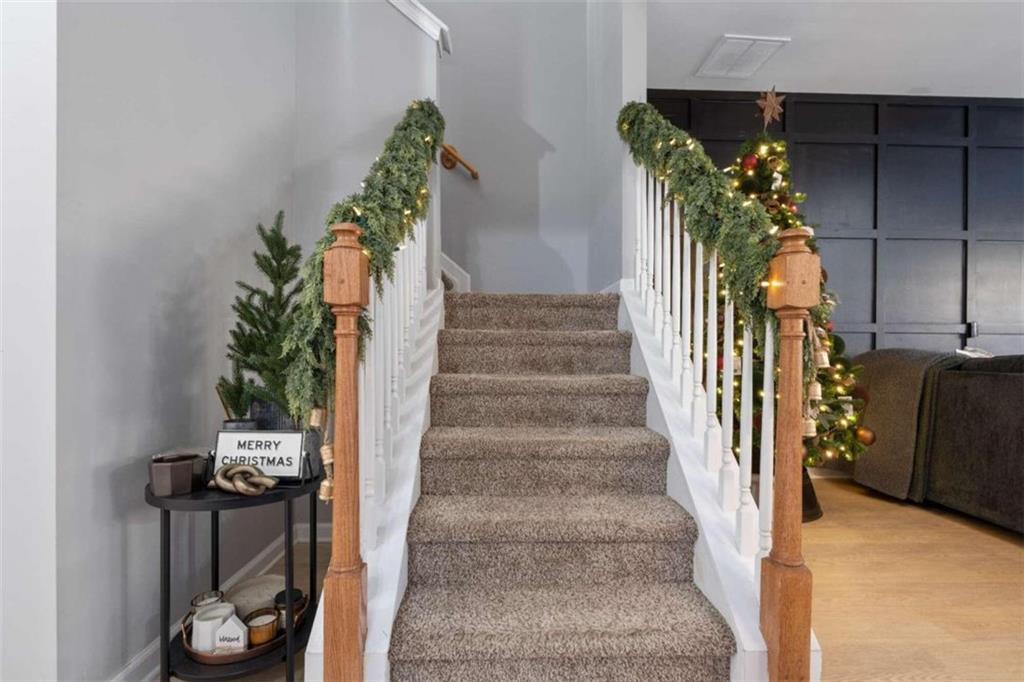 a view of entryway and hall