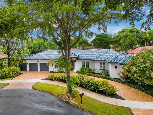 $1,325,000 | 15545 Northwest 82nd Place | Miami Lakes