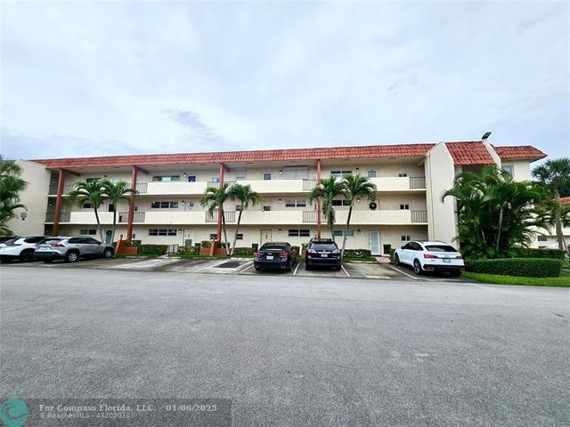 $159,900 | 8980 South Hollybrook Boulevard, Unit 104 | Hollybrook Golf & Tennis Club