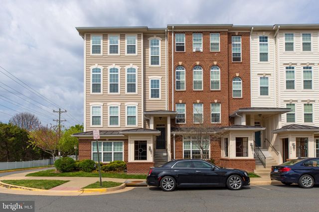 $2,900 | 6083 B Wicker Lane, Unit 154 | Centreville Crossing