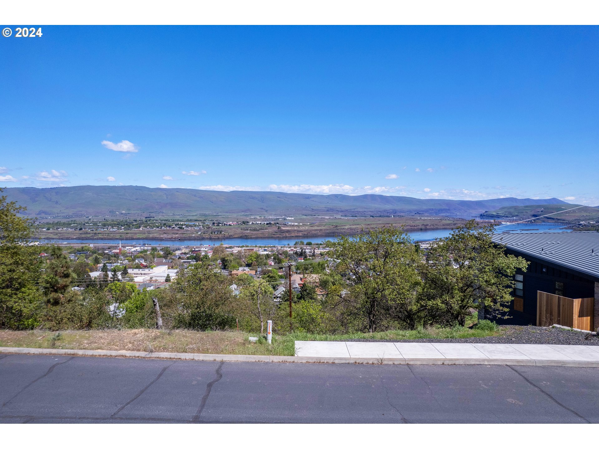 a view of an outdoor space with mountain view